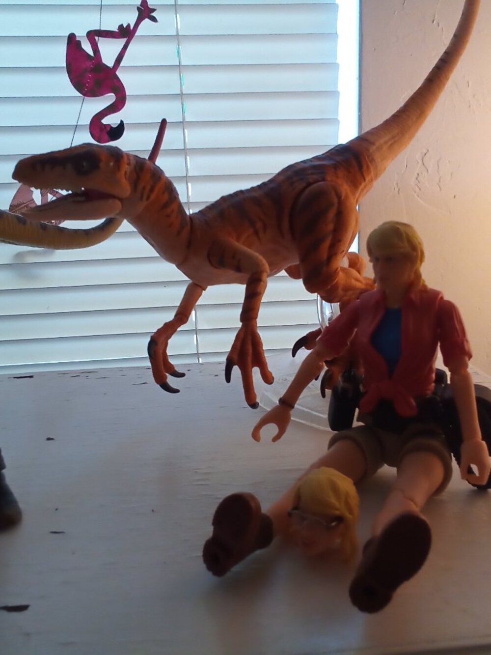 Jurassic Park Amber Series - Picture 8 of 12